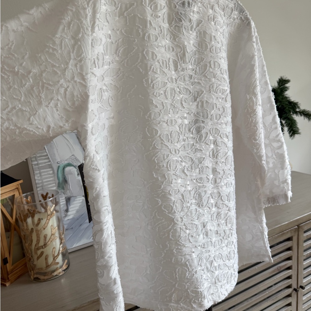 Ali Miles White Textured Split-V Tunic - Picture 6 of 6